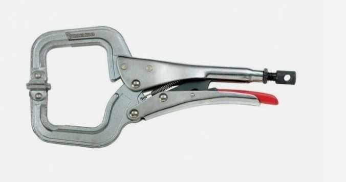 Stronghand Locking C Clamp with Swivel Pad