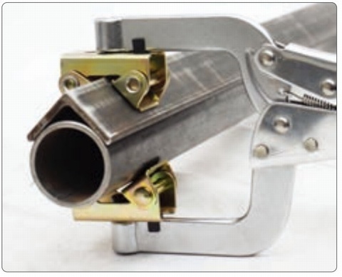 Stronghand Pipe Pliers with V Pads